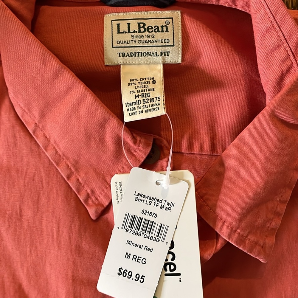 LL Bean Lakewashed Twill untucked fit Mineral red medium - Picture 2 of 5